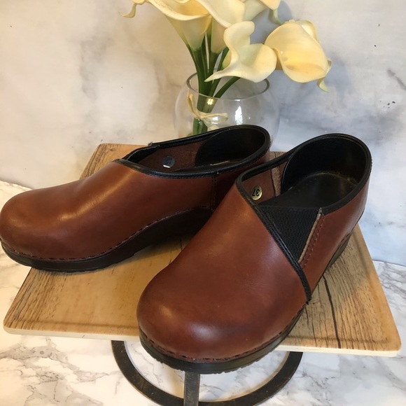 Dansko Shoes - Dansko Brown Leather Clogs Size 6.5-7